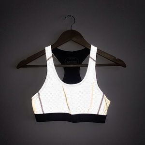 Oiselle Reflective Bra (Removeable Cups Included)